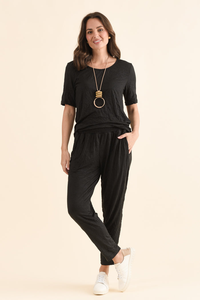 Travel No-Iron Black Cropped Pants,Full Body,Brunette model,alt text|model:MJ