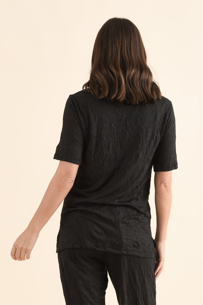 Travel No-Iron Black Scoop Neck Top,Back,Brunette model,alt text|model:MJ