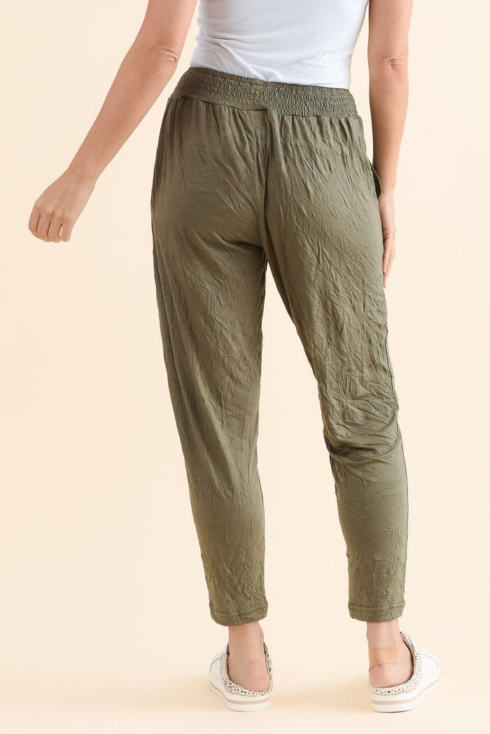 Travel No-Iron Khaki Cropped Pants,Back,Brunette model,alt text|model:MJ
