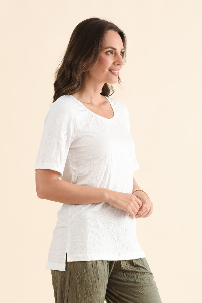 Travel No-Iron White Scoop Neck Top,Side,Brunette model,alt text|model:MJ