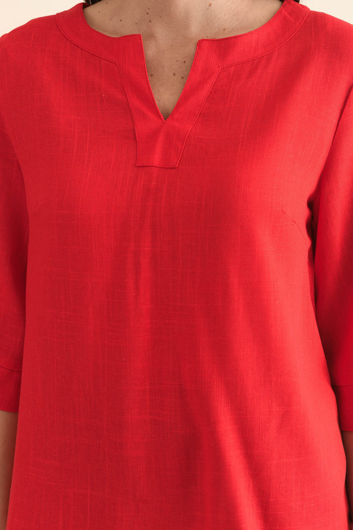 Turner Red Linen Cotton Top,Detail,Brunette model,alt text|model:MJ