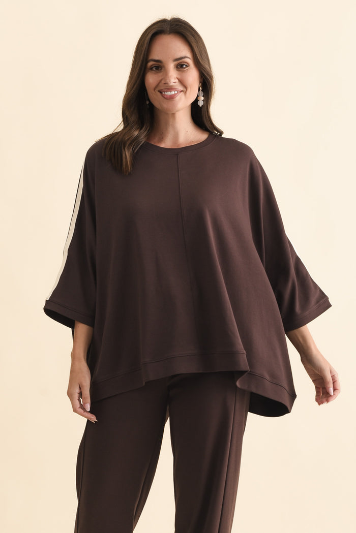 Valeria Chocolate Cotton Oversized Tee,Brunette model,alt text|model:MJ