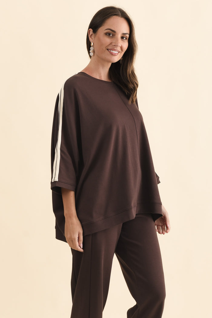 Valeria Chocolate Cotton Oversized Tee,Brunette model,alt text|model:MJ