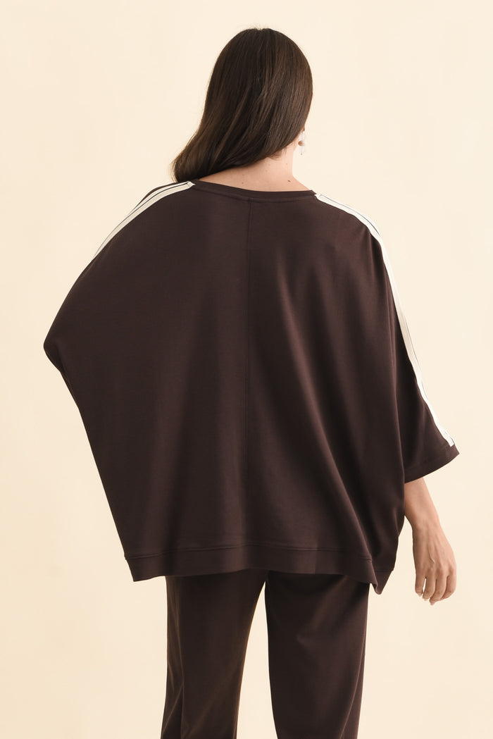 Valeria Chocolate Cotton Oversized Tee,Brunette model,alt text|model:MJ