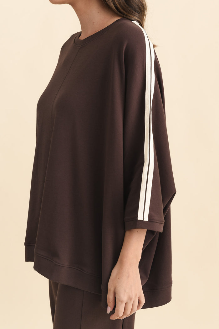 Valeria Chocolate Cotton Oversized Tee,Brunette model,alt text|model:MJ