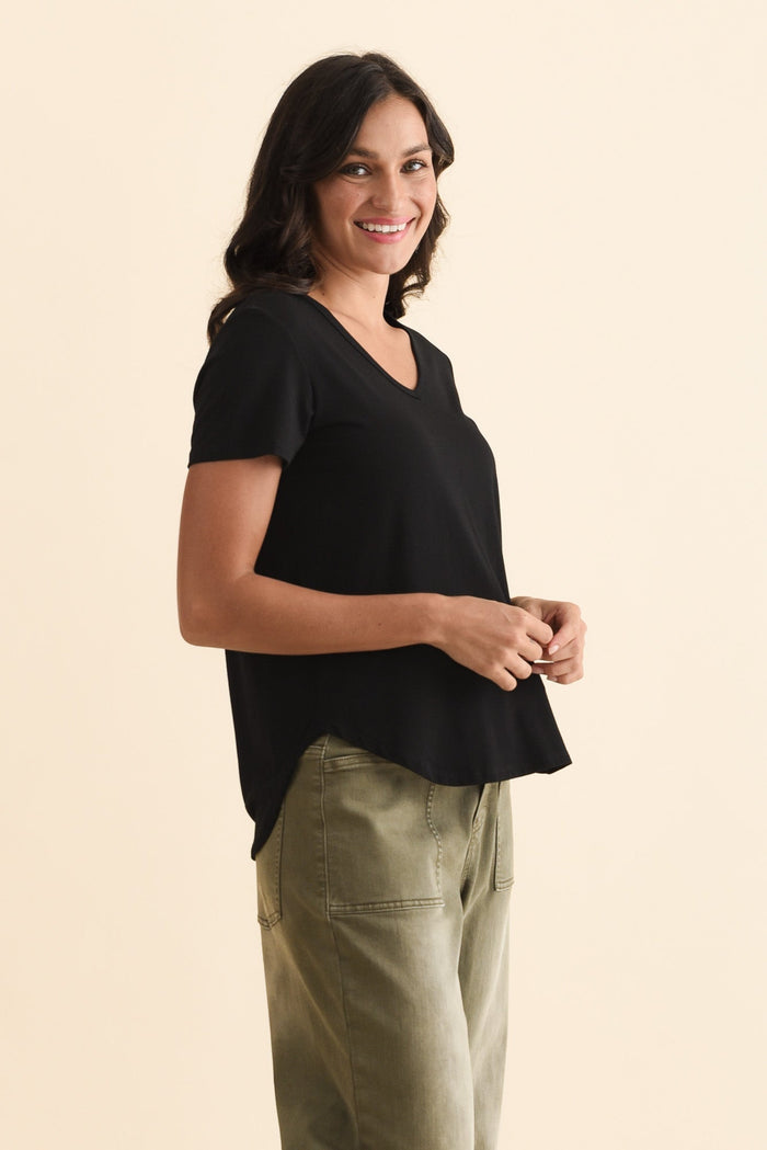 Veronica Black Bamboo Tee,Brunette model,alt text|model:Brontie