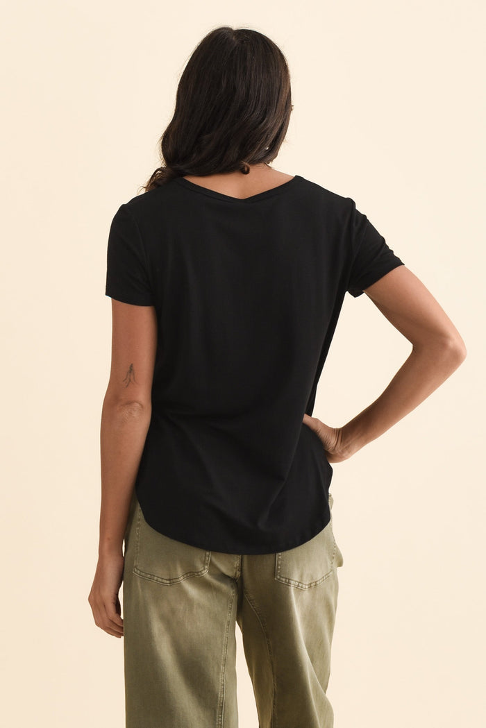 Veronica Black Bamboo Tee,Brunette model,alt text|model:Brontie