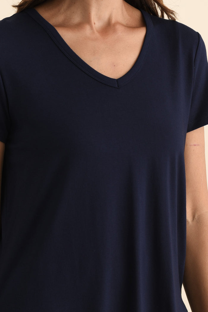 Veronica Navy Bamboo Tee,Brunette model,alt text|model:Cara
