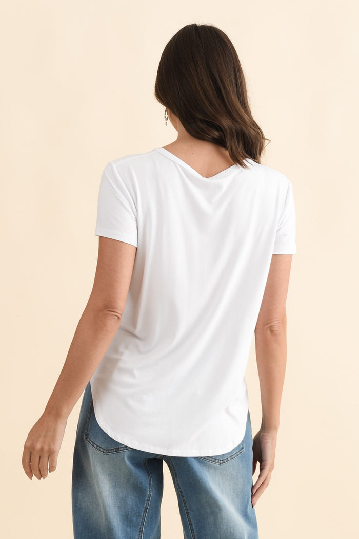 Veronica White Bamboo Tee,Brunette model,alt text|model:MJ