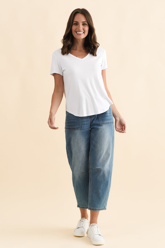 Veronica White Bamboo Tee,Brunette model,alt text|model:MJ