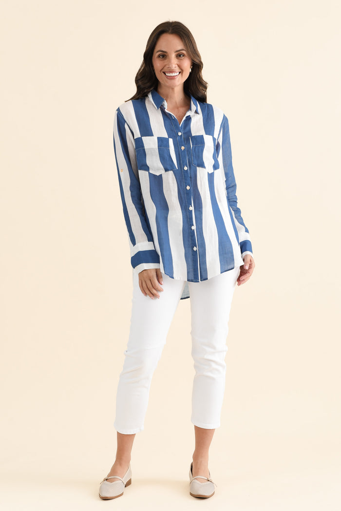 Wellington Blue Stripe Linen Shirt,brunette model,Full Outfit,alt text|model:MJ