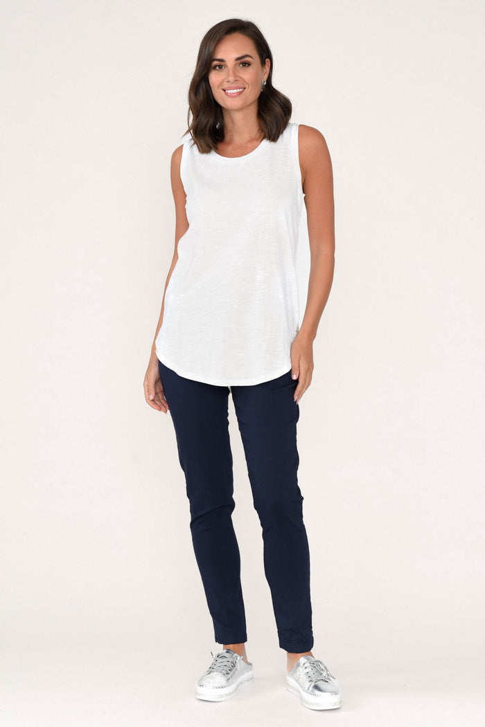 White Cotton Scoop Tank,Brunette model,alt text|model:MJ