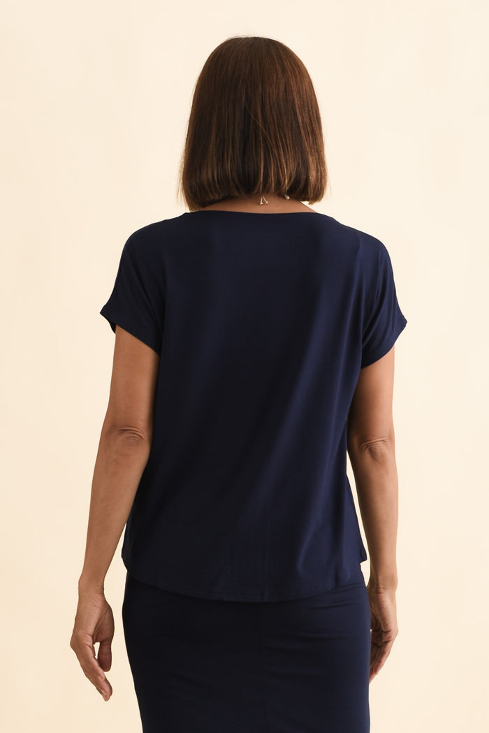 Wilde Navy Bamboo Box Tee,Brunette model,alt text|model:Cara