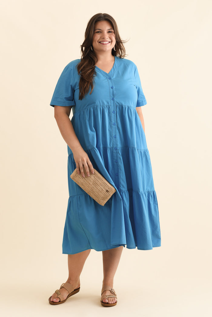 Winona Blue Cotton Button Dress,Brunette model,plus-size,curve-dresses,plus-size-midi-dresses,plus-size-cotton-dresses,plus-size-summer-dresses,alt text|model:Gabby
