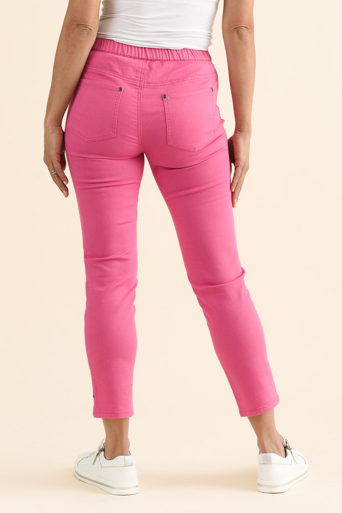 Winslet Hot Pink 7/8 Pants,brunette model,Back of Outfit,alt text|model:Cara