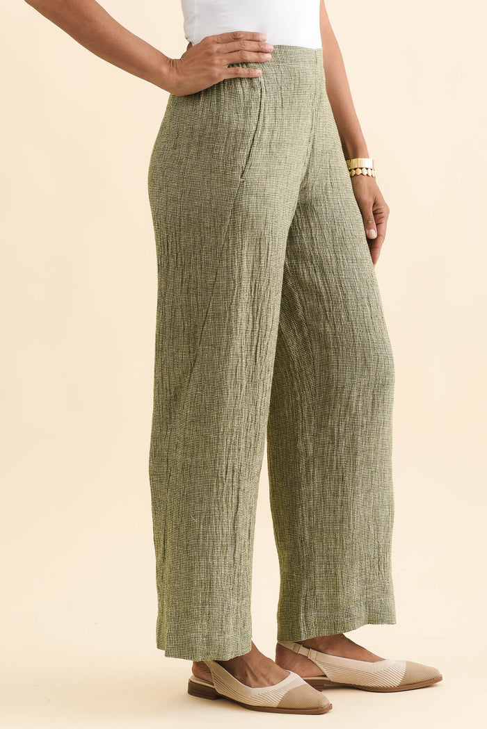 Xandra Sage Linen Pocket Pants,Brunette model,alt text|model:Cara
