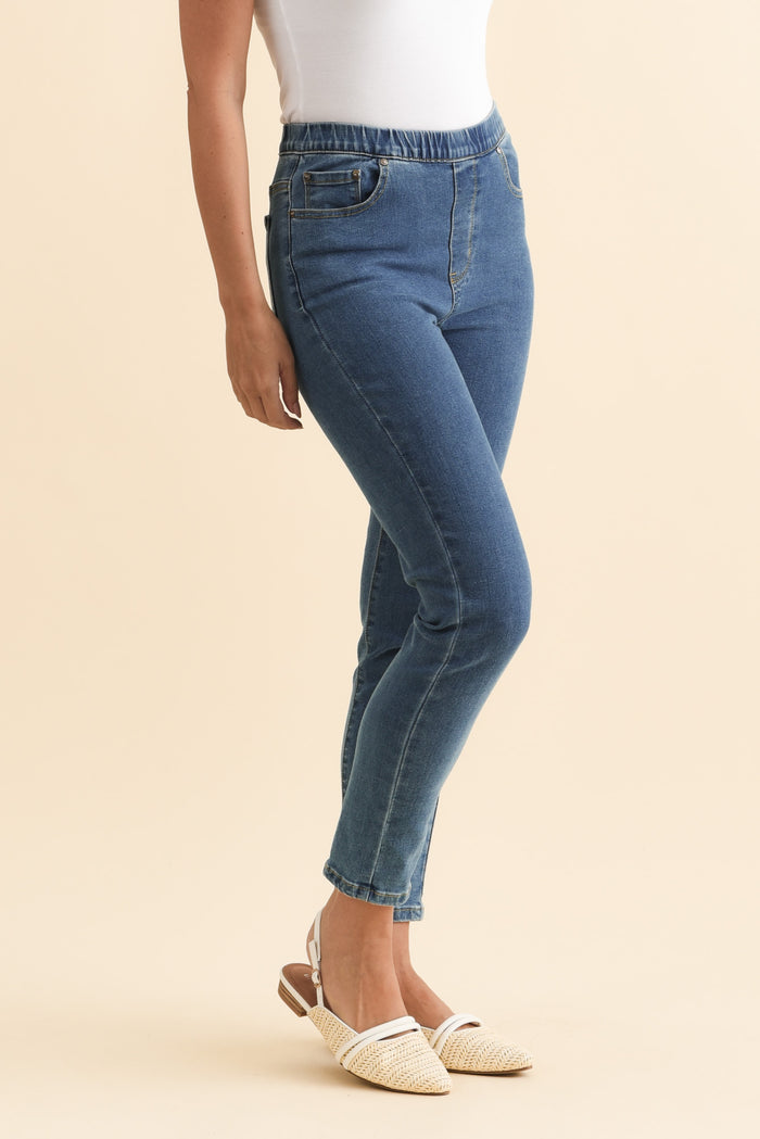 Zadie Blue Stretch Jeans,Brunette model,alt text|model:MJ