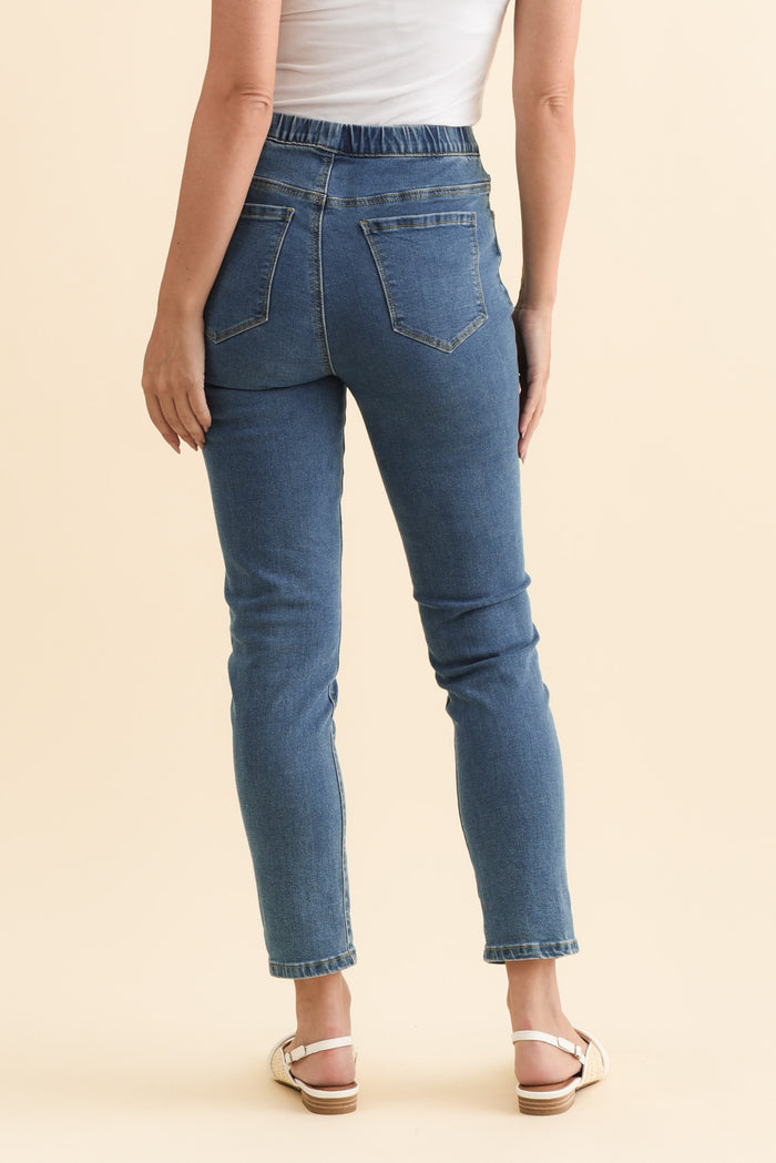 Zadie Blue Stretch Jeans,Brunette model,alt text|model:MJ