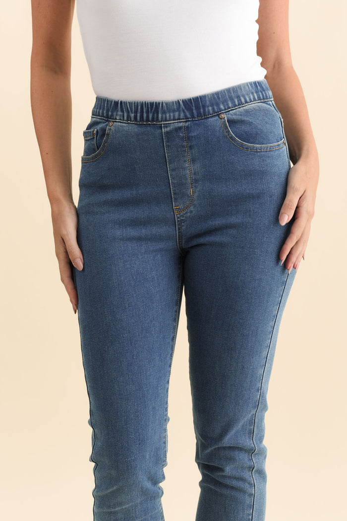 Zadie Blue Stretch Jeans,Brunette model,alt text|model:MJ