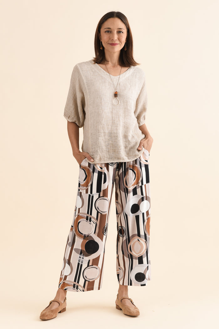Ziola Beige Linen Cotton Top,Full Body,Brunette model,alt text|model:Cara