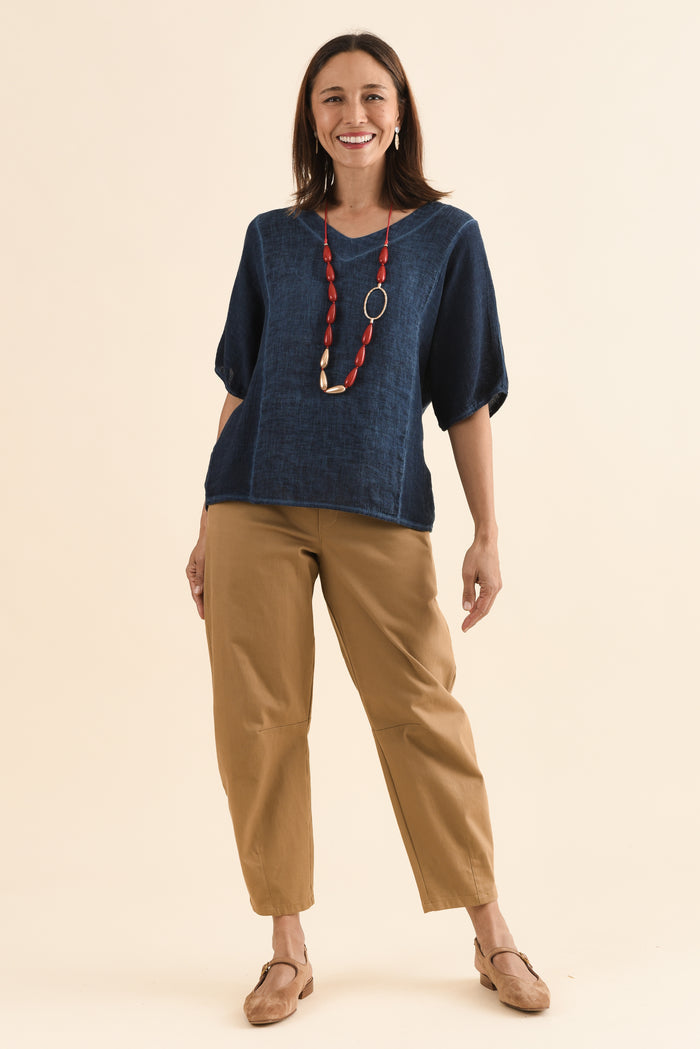 Ziola Navy Linen Cotton Top,Full Body,Brunette model,alt text|model:Cara