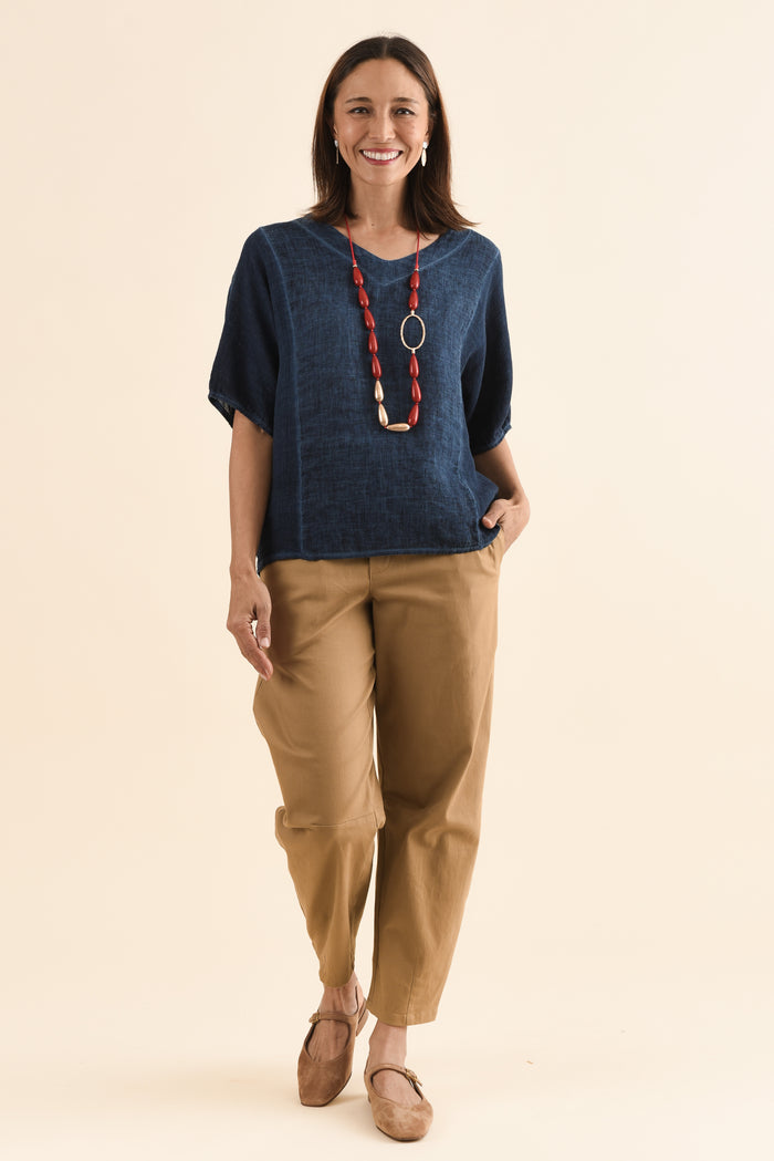 Ziola Navy Linen Cotton Top,Full Body,Brunette model,alt text|model:Cara