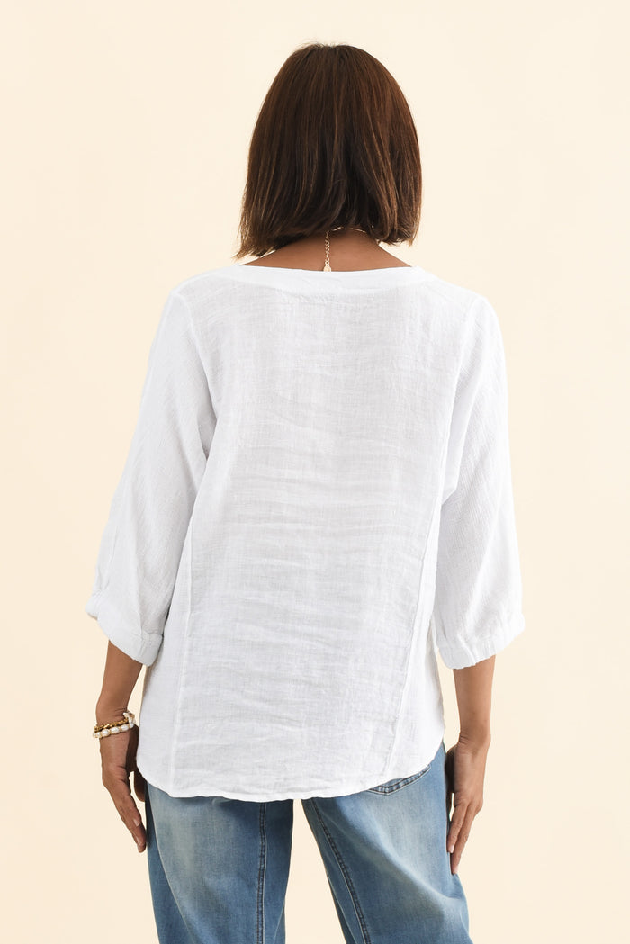 Ziola White Linen Cotton Top,Brunette model,alt text|model:Cara
